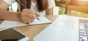Comment apprendre le code de la route en ligne
