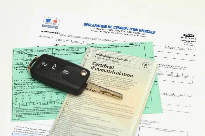 Quels documents sont nécessaires pour faire une carte grise de véhicule sans permis