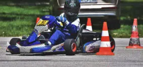 Comment choisir sa combinaison de karting ?