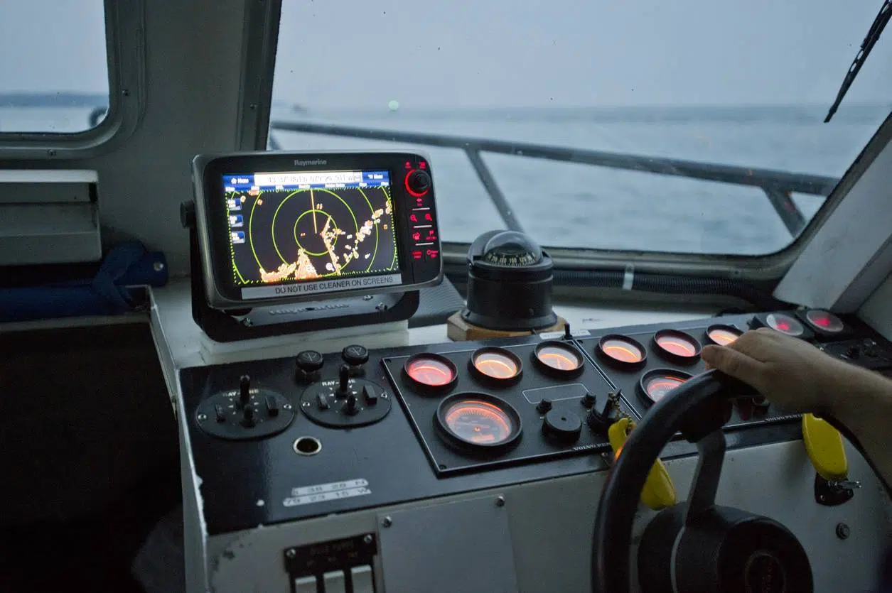 équipements électroniques d'un bateau