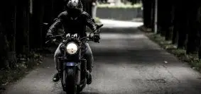 Le t-shirt est-il conseillé pour la moto ?