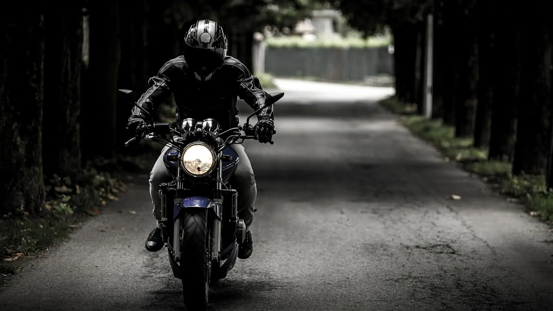 Le t-shirt est-il conseillé pour la moto ?