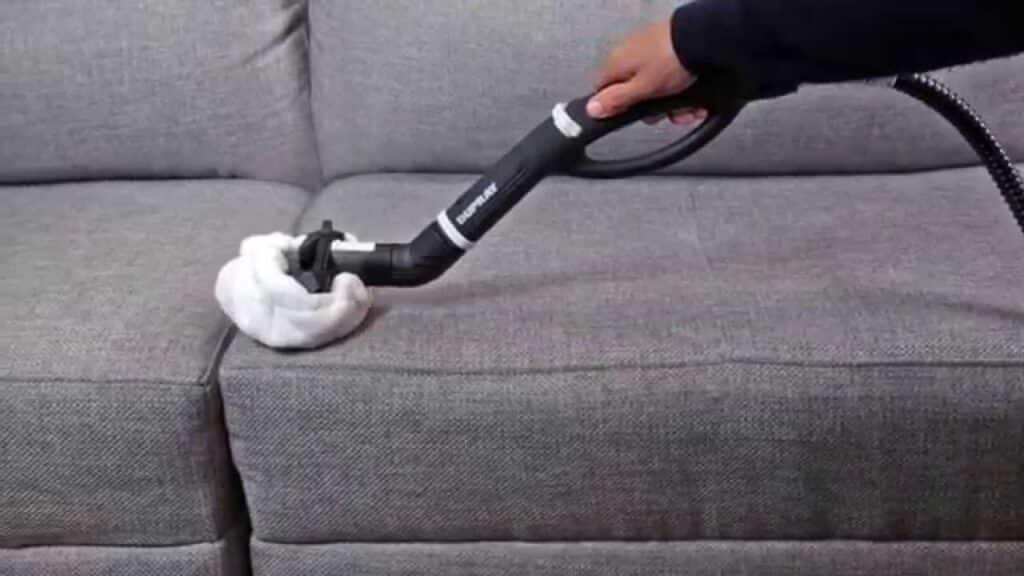 comment laver un canapé en tissu non déhoussable