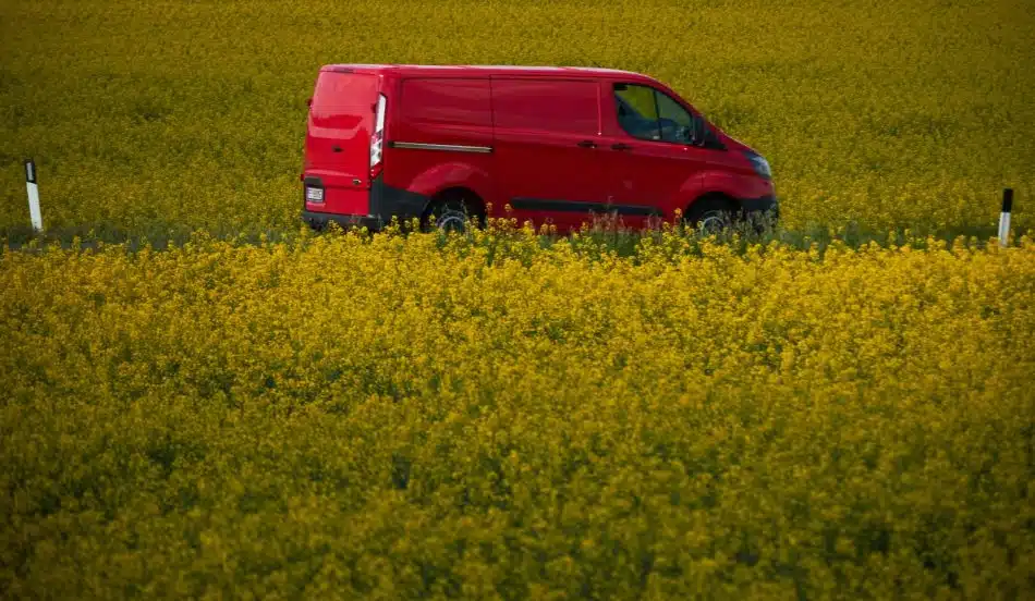 un utilitaire rouge