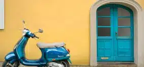 scooter bleu